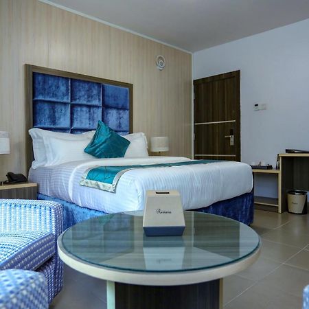 Riviera Suites Lagos Buitenkant foto