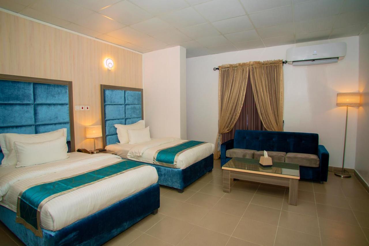 Riviera Suites Lagos Buitenkant foto