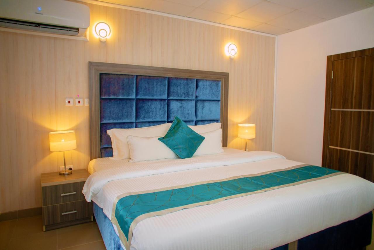 Riviera Suites Lagos Buitenkant foto