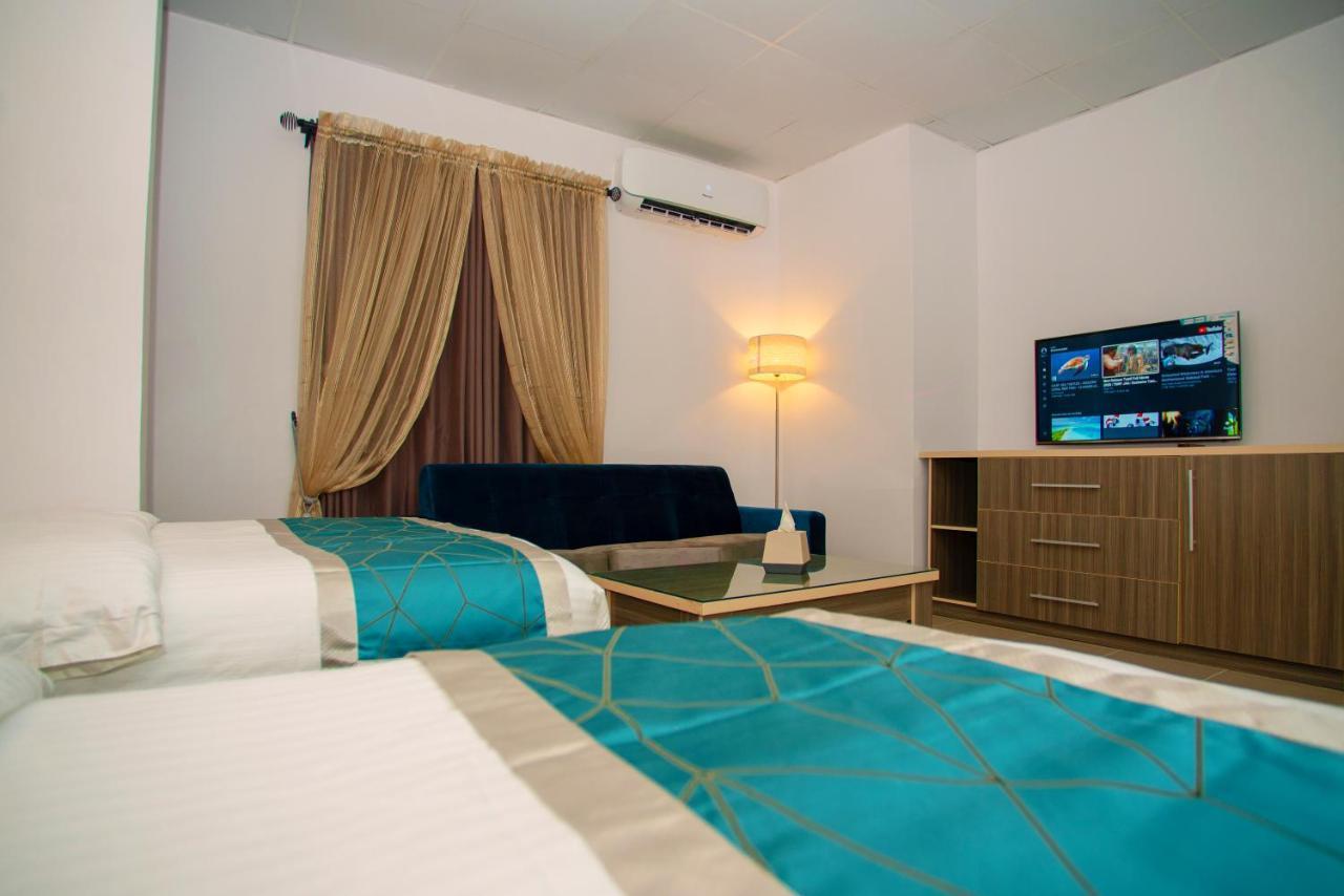 Riviera Suites Lagos Buitenkant foto