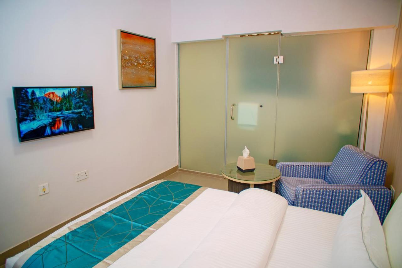 Riviera Suites Lagos Buitenkant foto