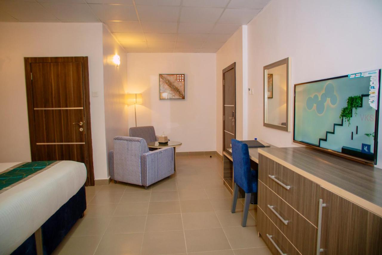 Riviera Suites Lagos Buitenkant foto