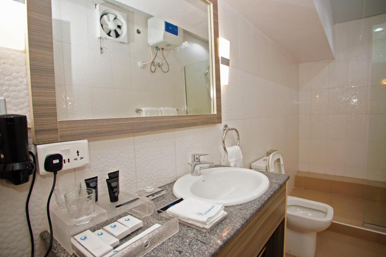 Riviera Suites Lagos Buitenkant foto