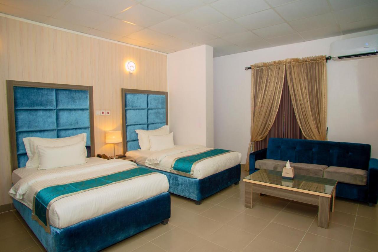 Riviera Suites Lagos Buitenkant foto
