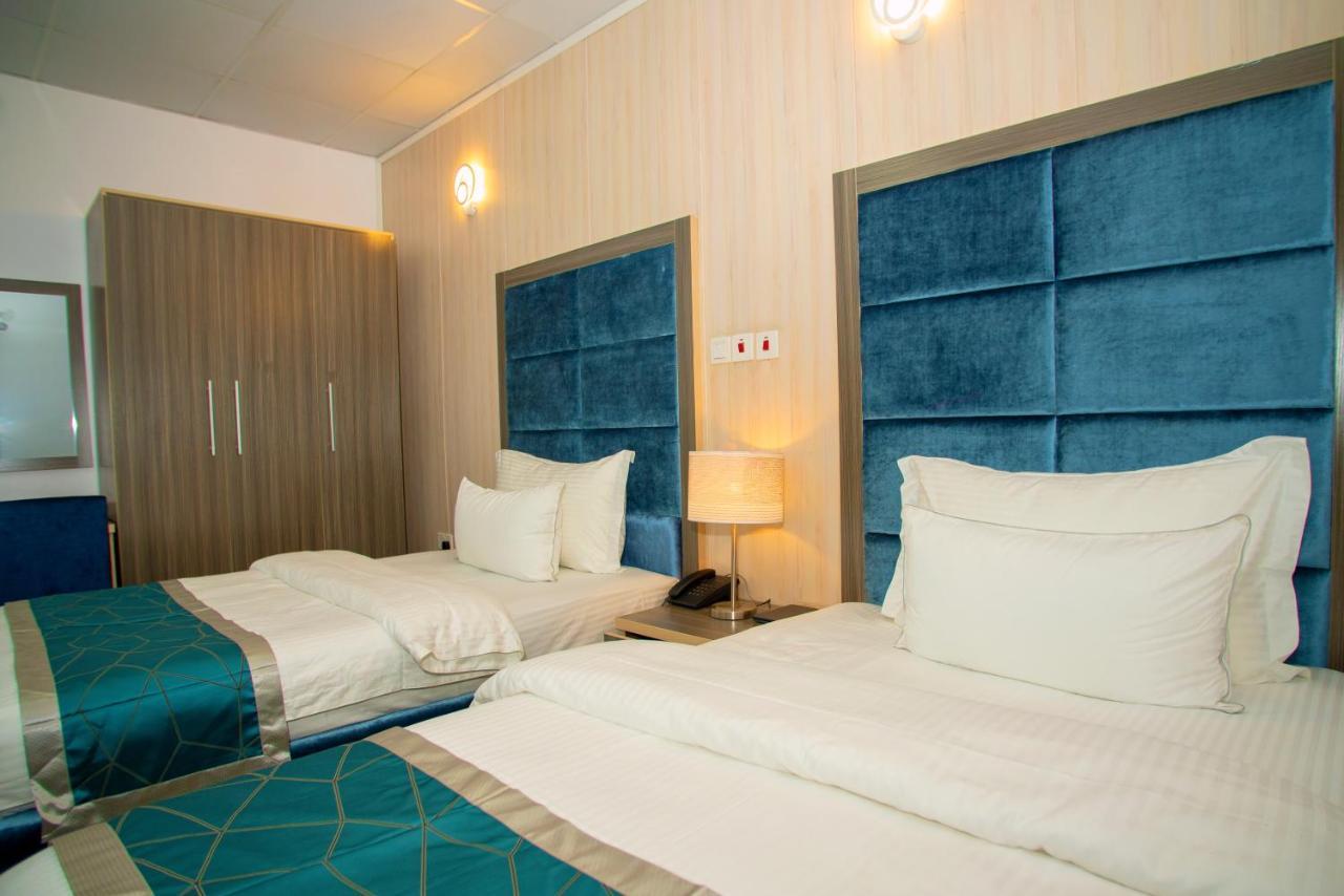Riviera Suites Lagos Buitenkant foto
