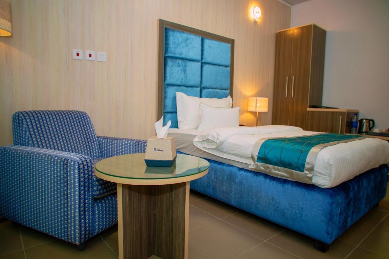 Riviera Suites Lagos Buitenkant foto