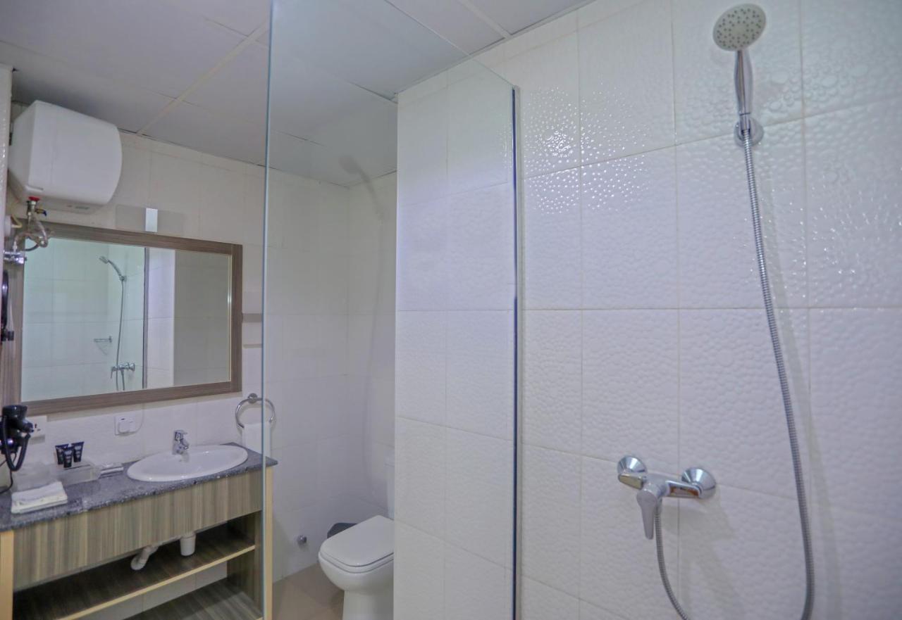 Riviera Suites Lagos Buitenkant foto