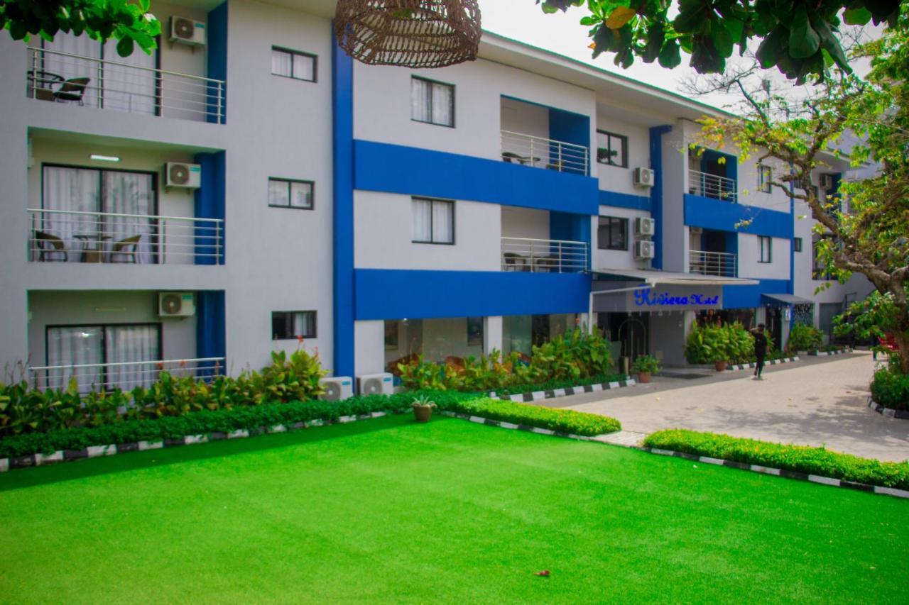 Riviera Suites Lagos Buitenkant foto