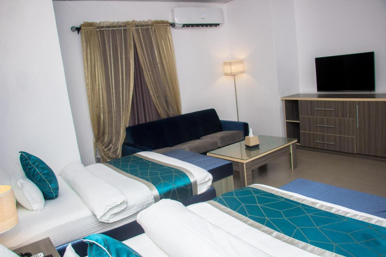 Riviera Suites Lagos Buitenkant foto
