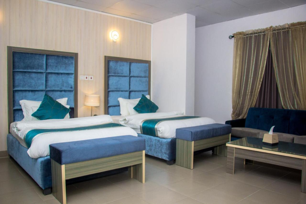 Riviera Suites Lagos Buitenkant foto